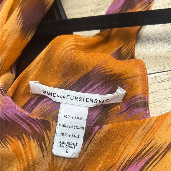 Diane Von Furstenberg Marroca Printed Silk Chiffon Sleeveless Blouse Size 2 - Picture 8 of 8